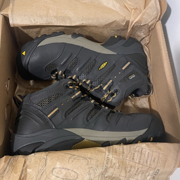 Keen Utility Work Boots | Size - 9D | Color - Raven / Tawny Olive | Steel Toe - Picture 5 of 11